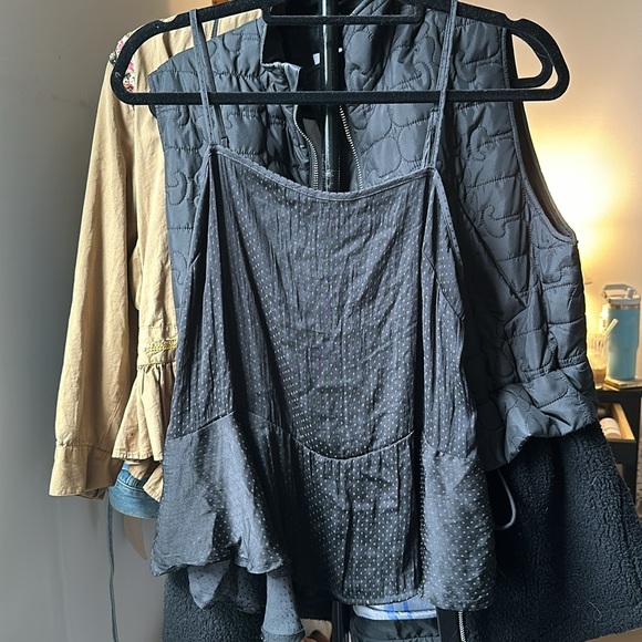 FREE PEOPLE RUFFLE HEM CAMI - small - Picture 1 of 7